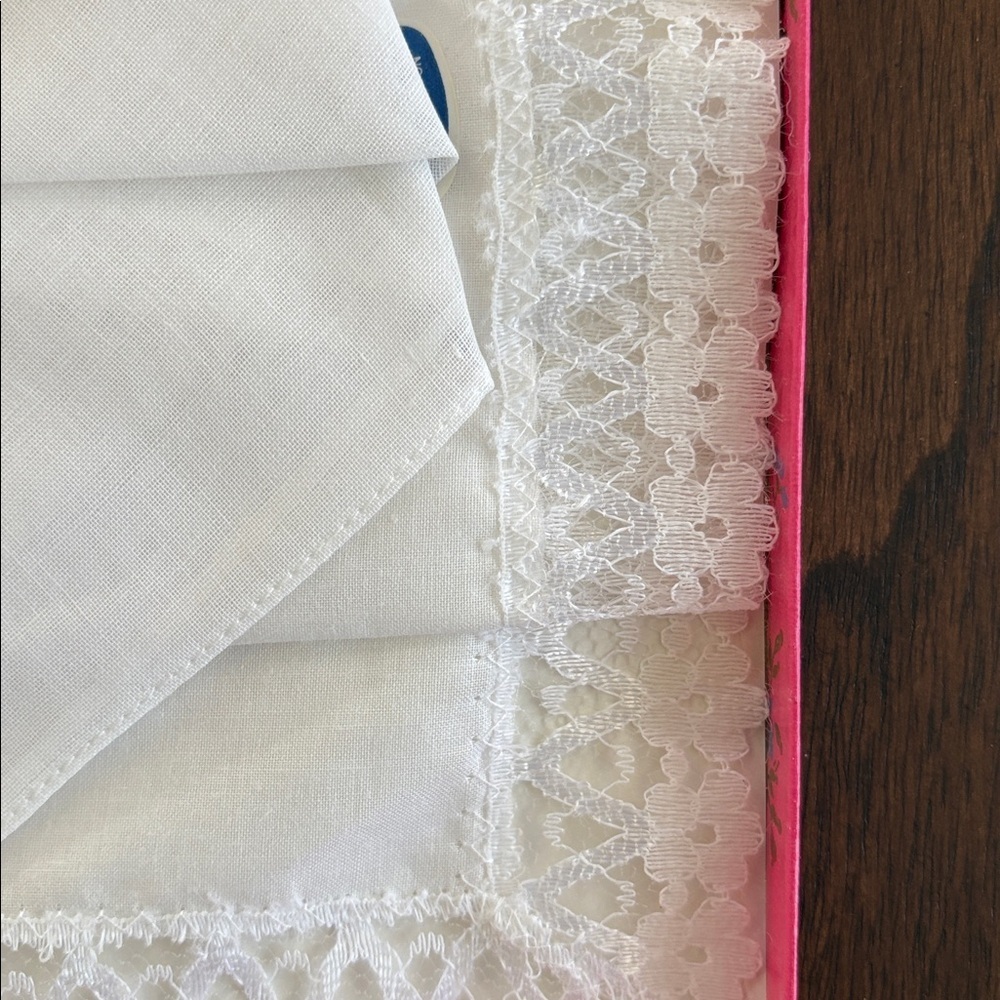Vintage 2 White Handkerchief with Pink Floral Embroidery/Handkerchief with Lace. - Picture 5 of 9